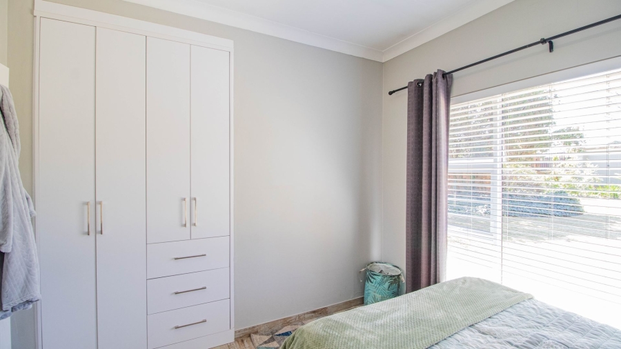 3 Bedroom Property for Sale in Farrarmere Gauteng