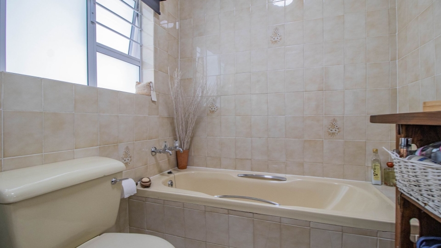 3 Bedroom Property for Sale in Farrarmere Gauteng