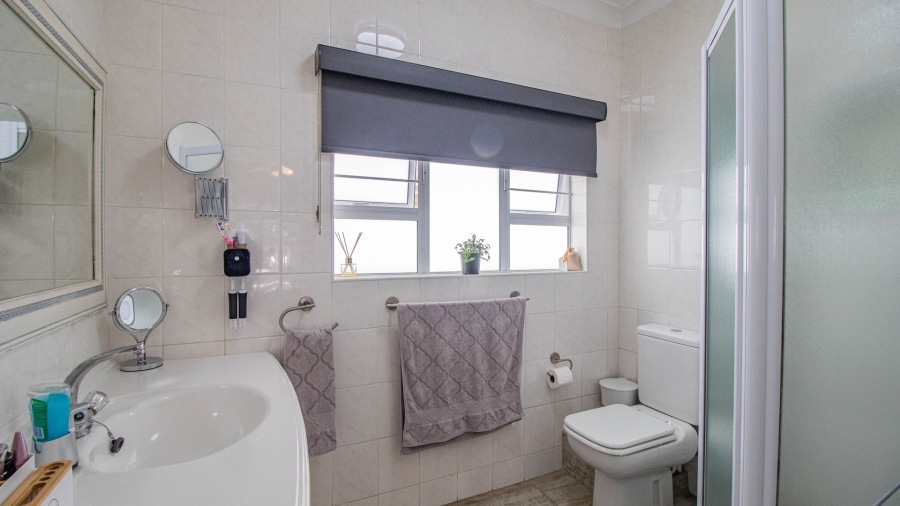 3 Bedroom Property for Sale in Farrarmere Gauteng