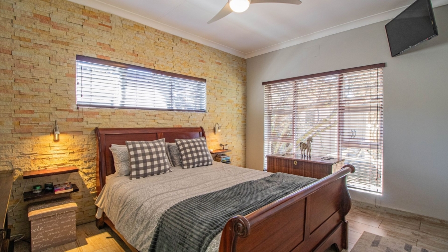 3 Bedroom Property for Sale in Farrarmere Gauteng