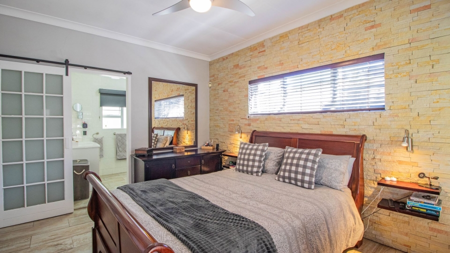 3 Bedroom Property for Sale in Farrarmere Gauteng