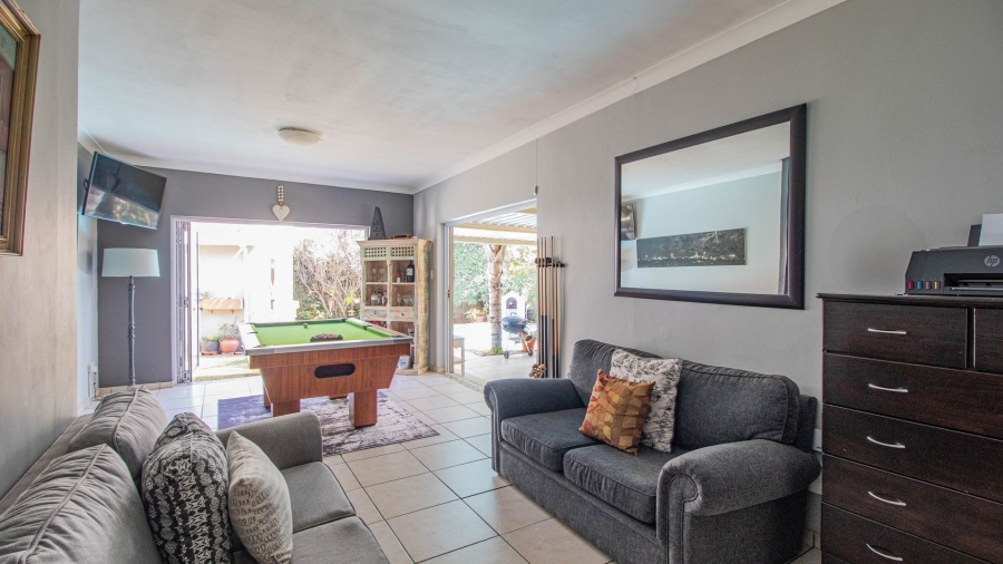 3 Bedroom Property for Sale in Farrarmere Gauteng