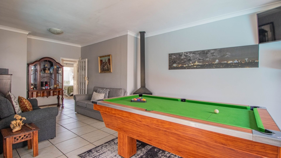 3 Bedroom Property for Sale in Farrarmere Gauteng