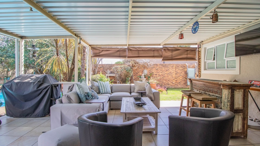 3 Bedroom Property for Sale in Farrarmere Gauteng