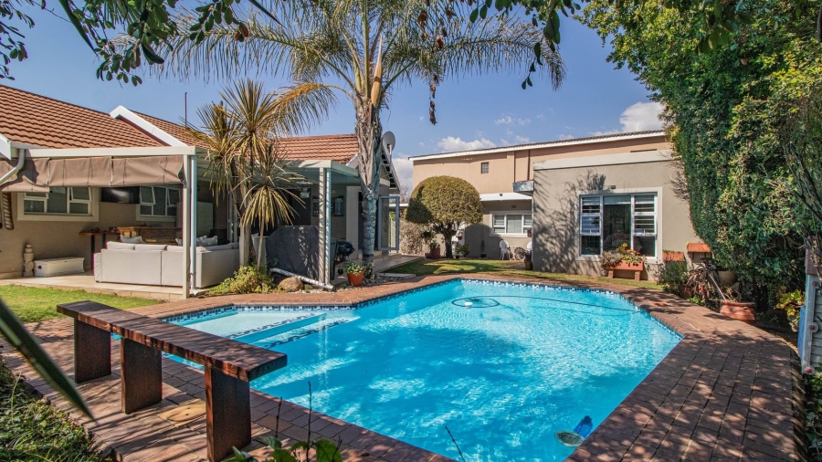 3 Bedroom Property for Sale in Farrarmere Gauteng