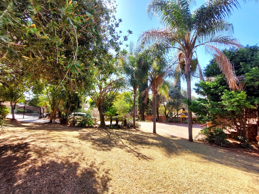 5 Bedroom Property for Sale in Erasmusrand Gauteng