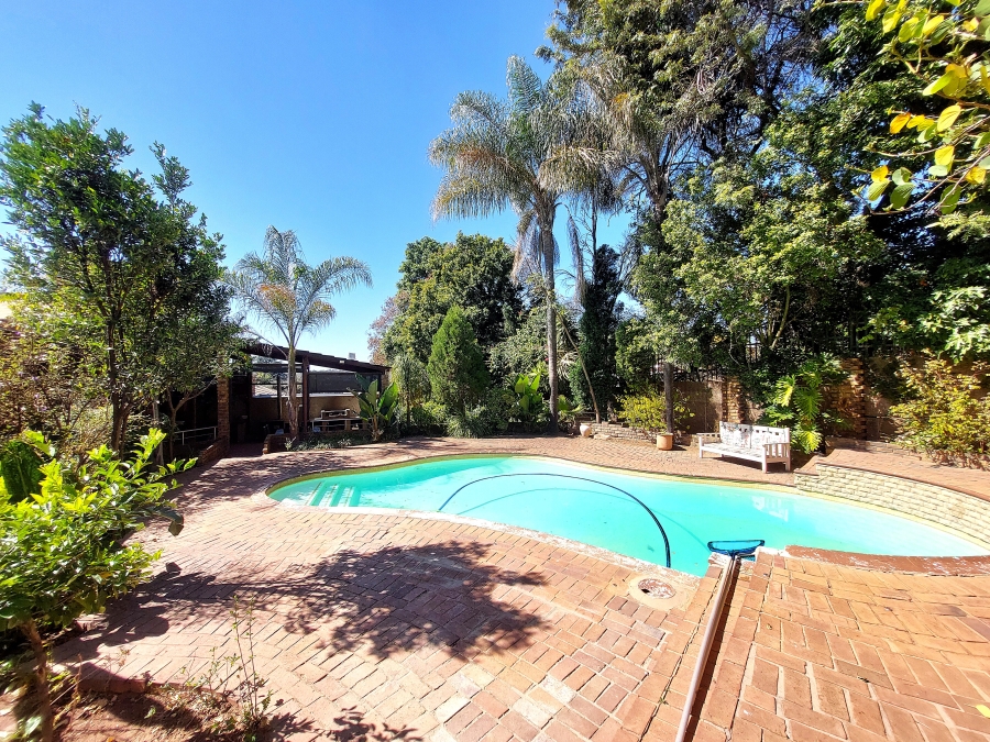5 Bedroom Property for Sale in Erasmusrand Gauteng
