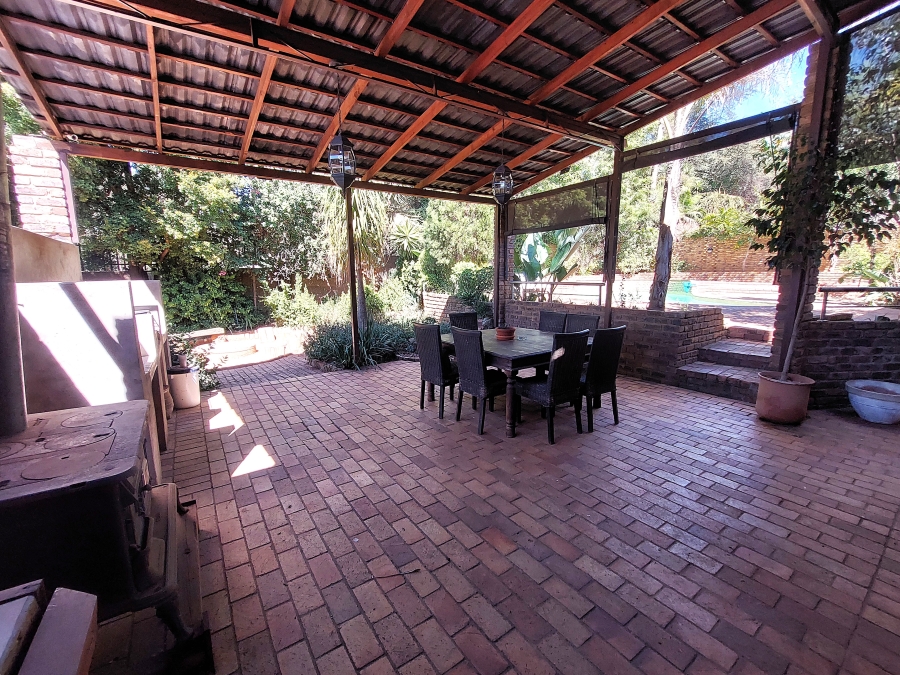 5 Bedroom Property for Sale in Erasmusrand Gauteng