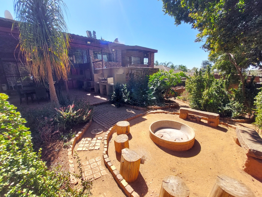 5 Bedroom Property for Sale in Erasmusrand Gauteng