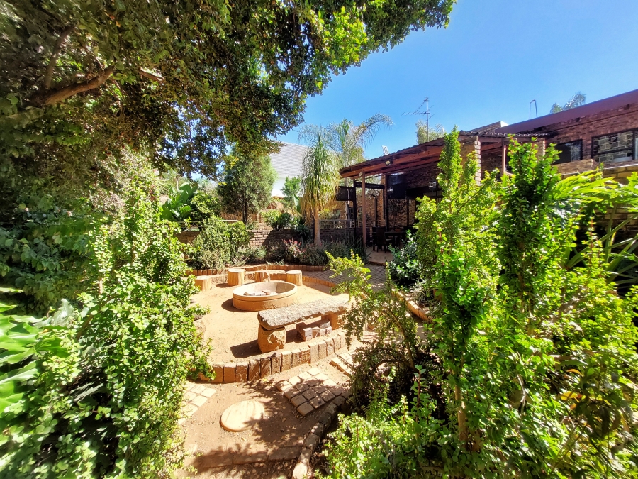 5 Bedroom Property for Sale in Erasmusrand Gauteng