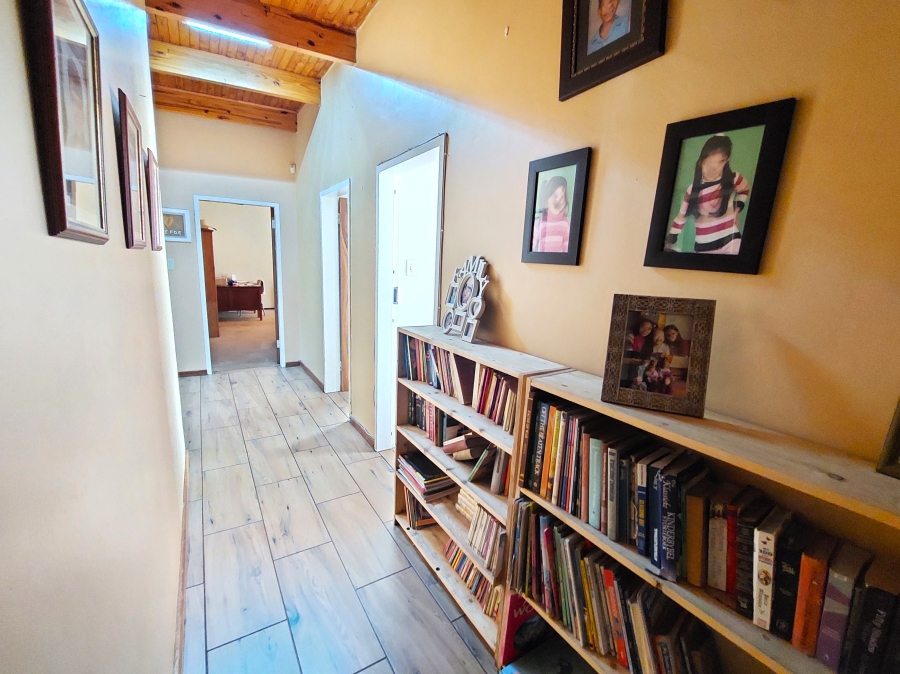 5 Bedroom Property for Sale in Erasmusrand Gauteng