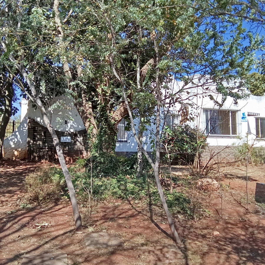 4 Bedroom Property for Sale in Wilro Park Gauteng