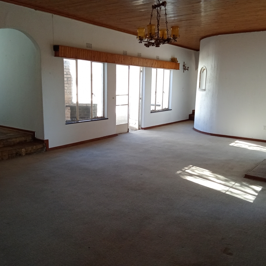 4 Bedroom Property for Sale in Wilro Park Gauteng