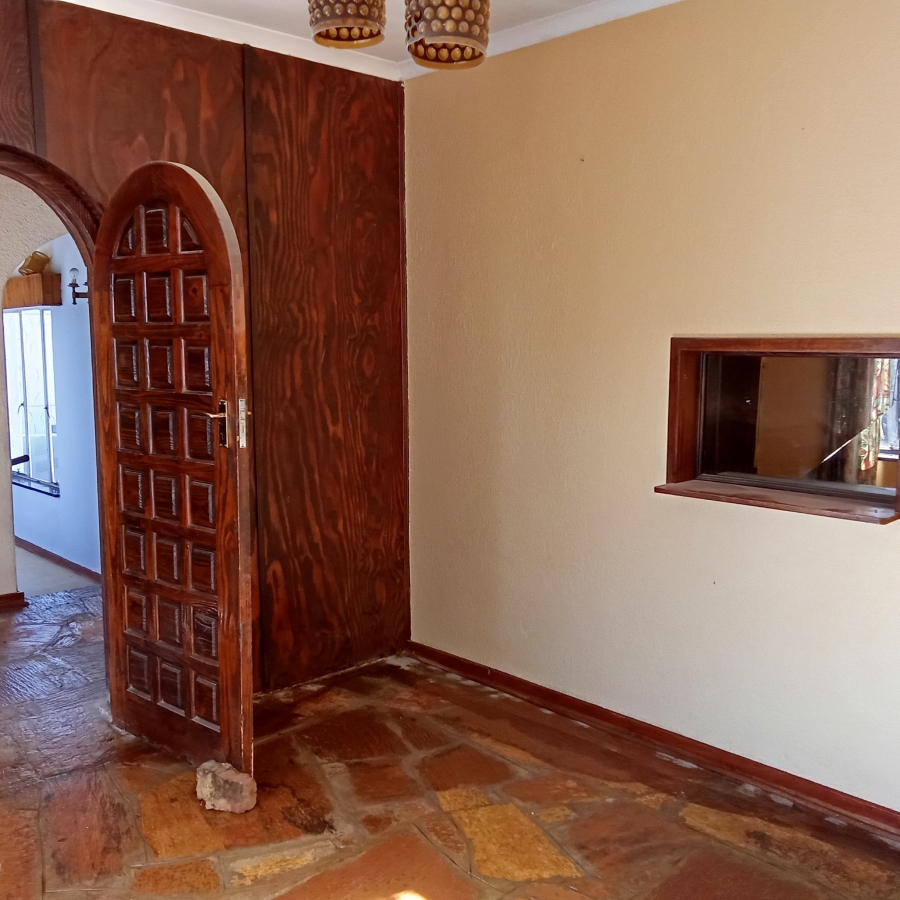 4 Bedroom Property for Sale in Wilro Park Gauteng