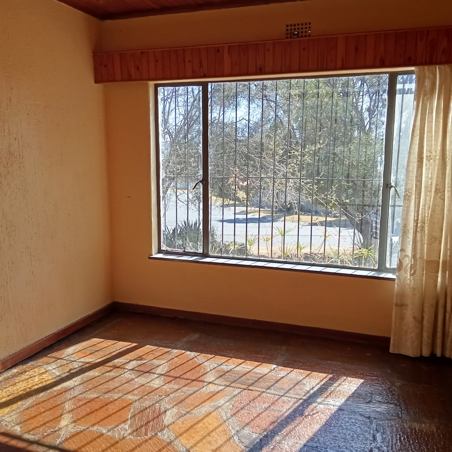 4 Bedroom Property for Sale in Wilro Park Gauteng