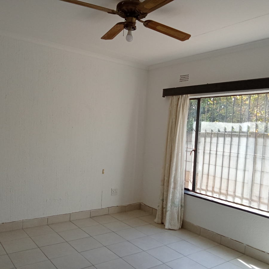 4 Bedroom Property for Sale in Wilro Park Gauteng