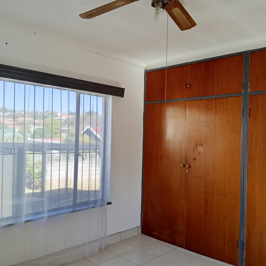 4 Bedroom Property for Sale in Wilro Park Gauteng