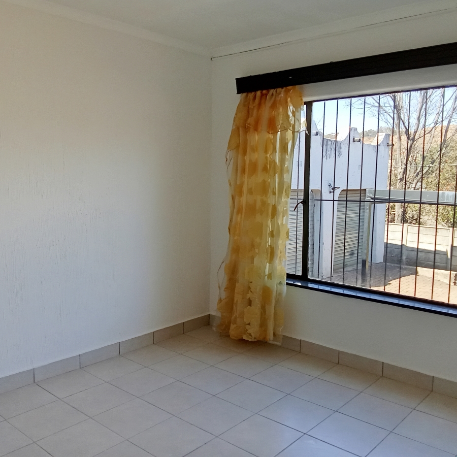 4 Bedroom Property for Sale in Wilro Park Gauteng