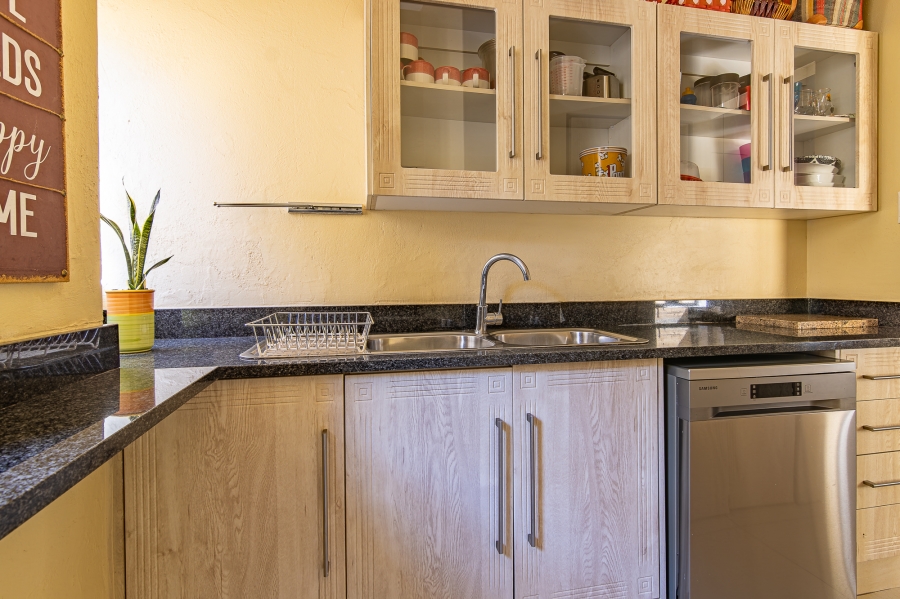 3 Bedroom Property for Sale in Protea Ridge Gauteng