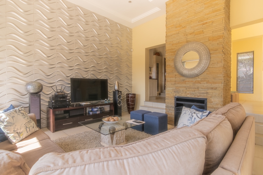 3 Bedroom Property for Sale in Protea Ridge Gauteng