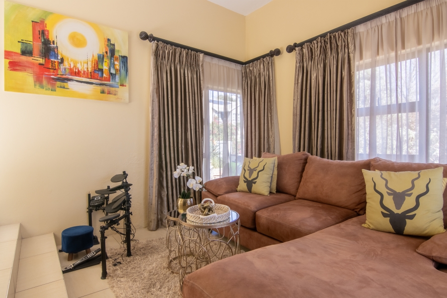 3 Bedroom Property for Sale in Protea Ridge Gauteng