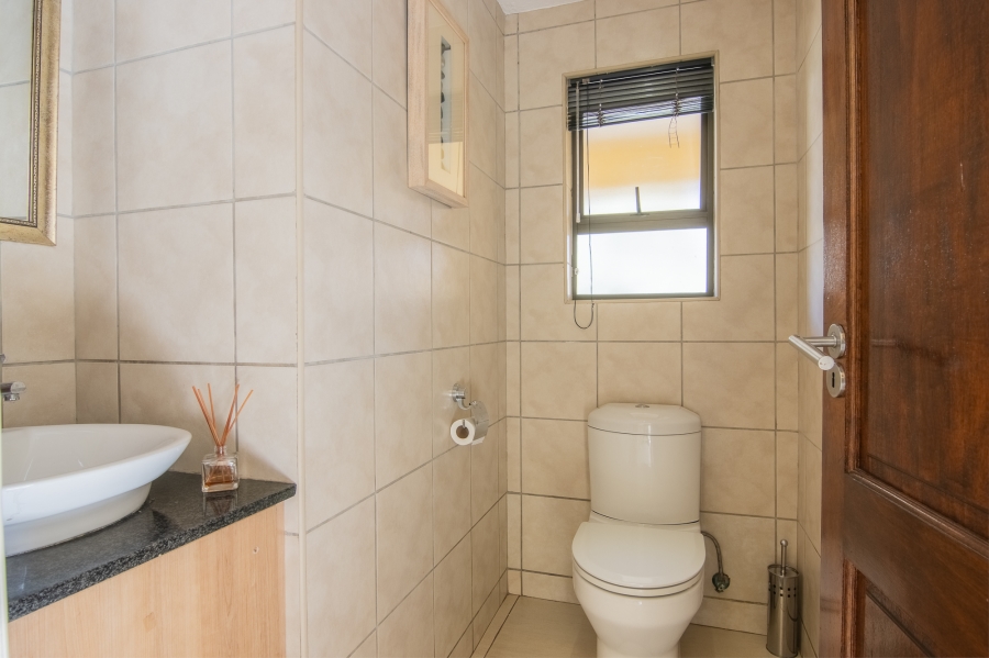3 Bedroom Property for Sale in Protea Ridge Gauteng