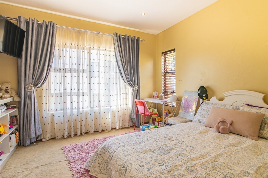 3 Bedroom Property for Sale in Protea Ridge Gauteng