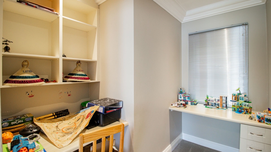 To Let 4 Bedroom Property for Rent in Morningside Gauteng