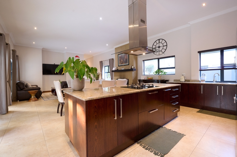 3 Bedroom Property for Sale in Waterfall Country Village Gauteng