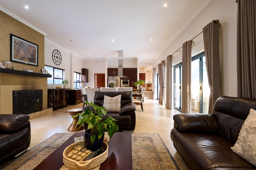 3 Bedroom Property for Sale in Waterfall Country Village Gauteng