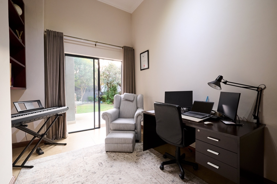 3 Bedroom Property for Sale in Waterfall Country Village Gauteng
