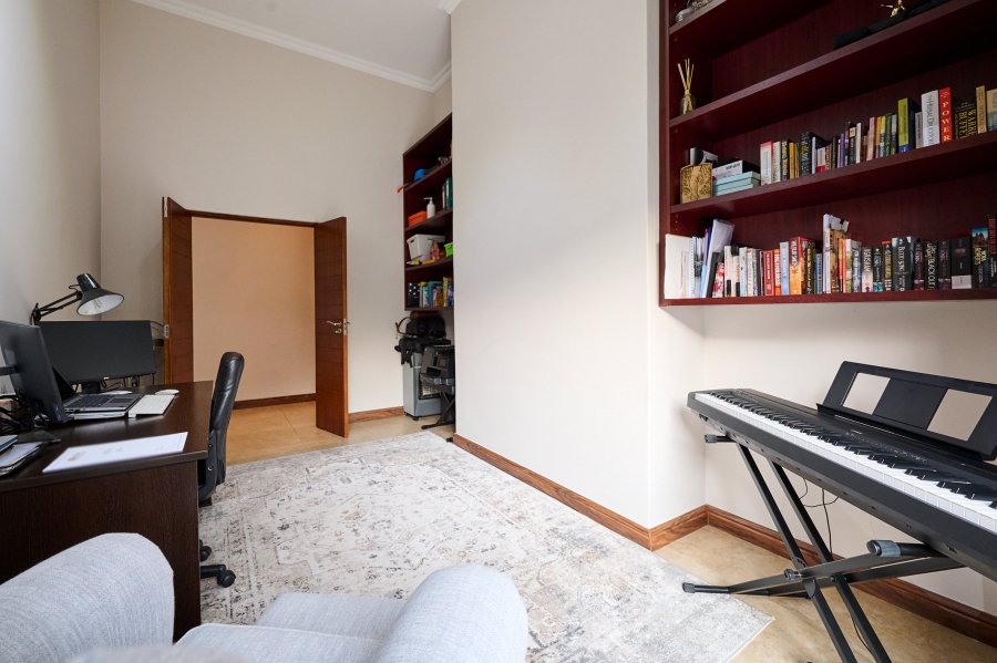 3 Bedroom Property for Sale in Waterfall Country Village Gauteng
