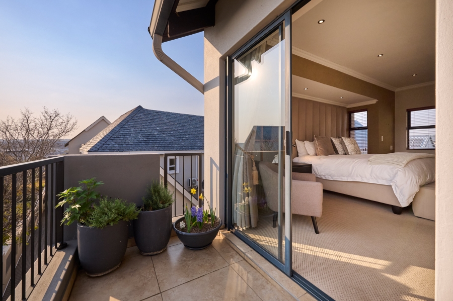 3 Bedroom Property for Sale in Waterfall Country Village Gauteng