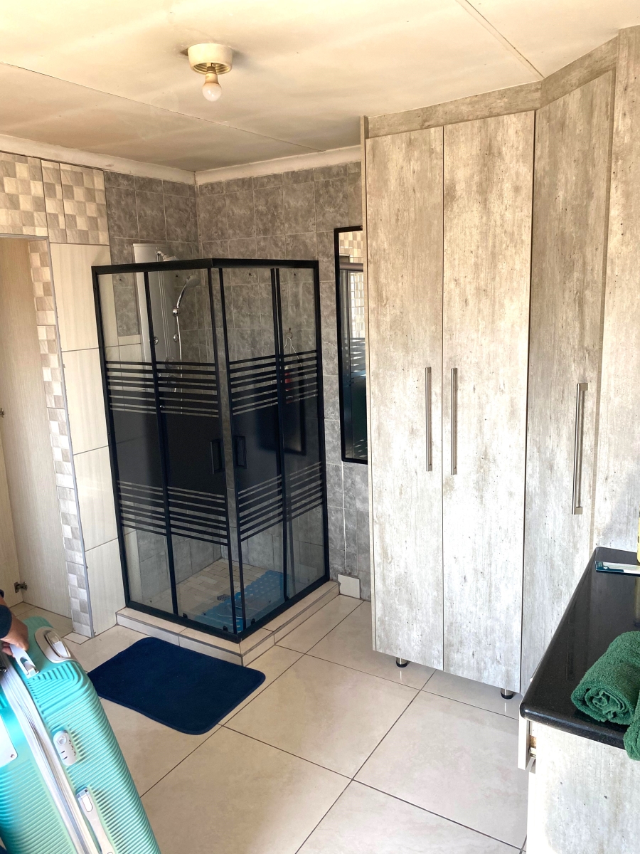 4 Bedroom Property for Sale in Vosloorus Gauteng