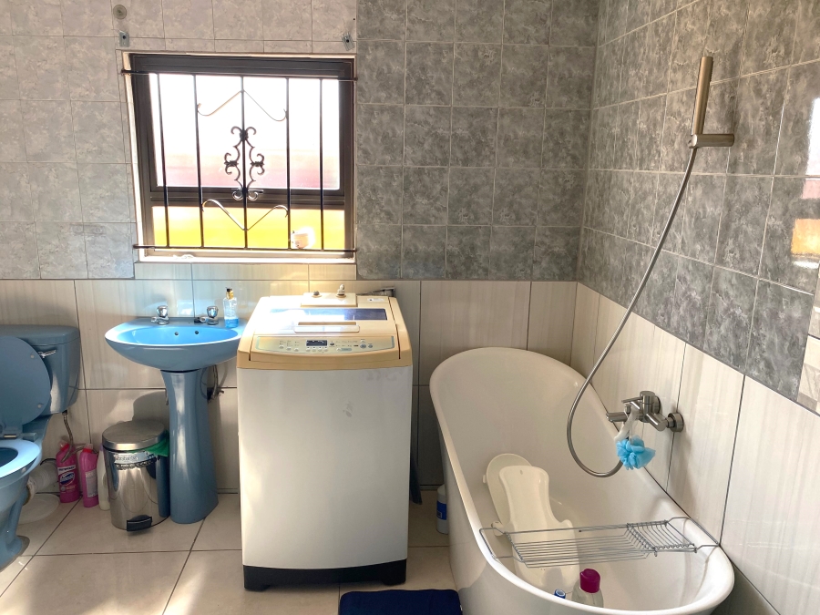 4 Bedroom Property for Sale in Vosloorus Gauteng
