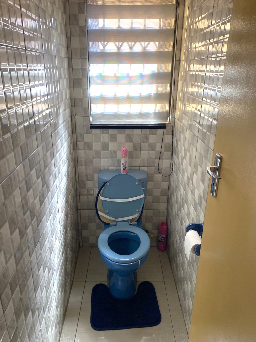 4 Bedroom Property for Sale in Vosloorus Gauteng
