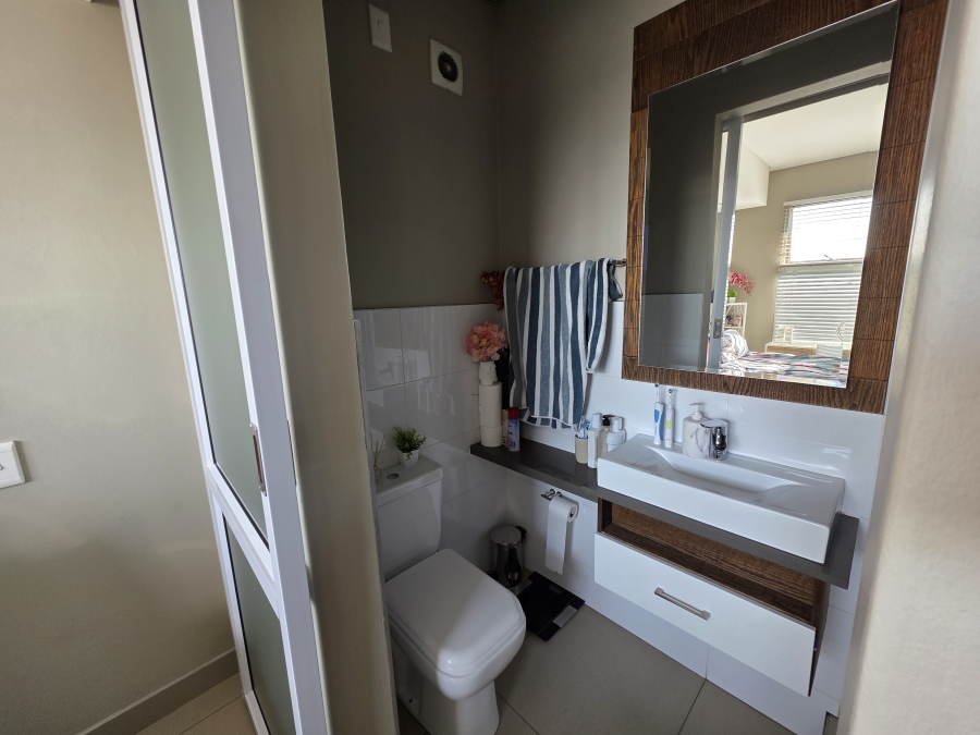 2 Bedroom Property for Sale in Nieuw Muckleneuk Gauteng