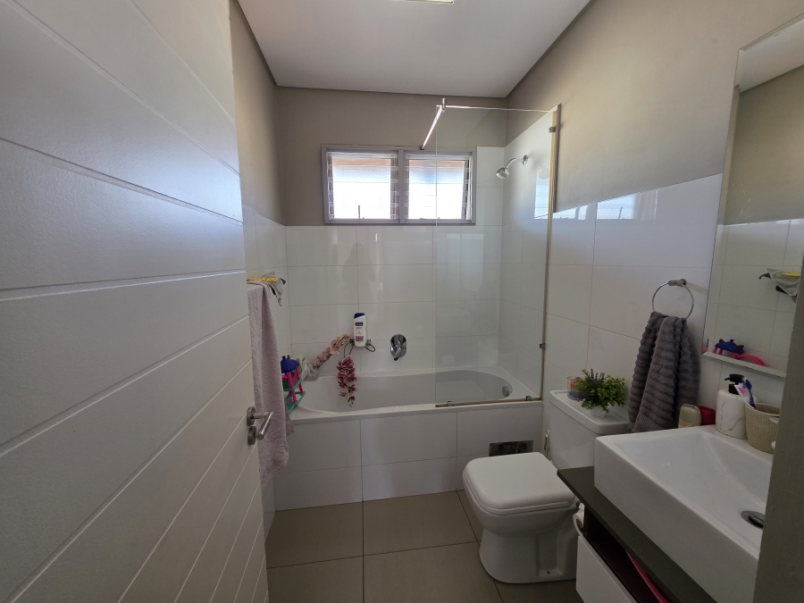 2 Bedroom Property for Sale in Nieuw Muckleneuk Gauteng