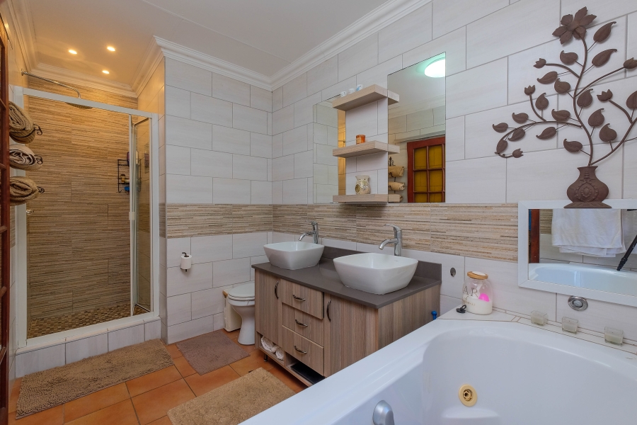 4 Bedroom Property for Sale in Rangeview Gauteng