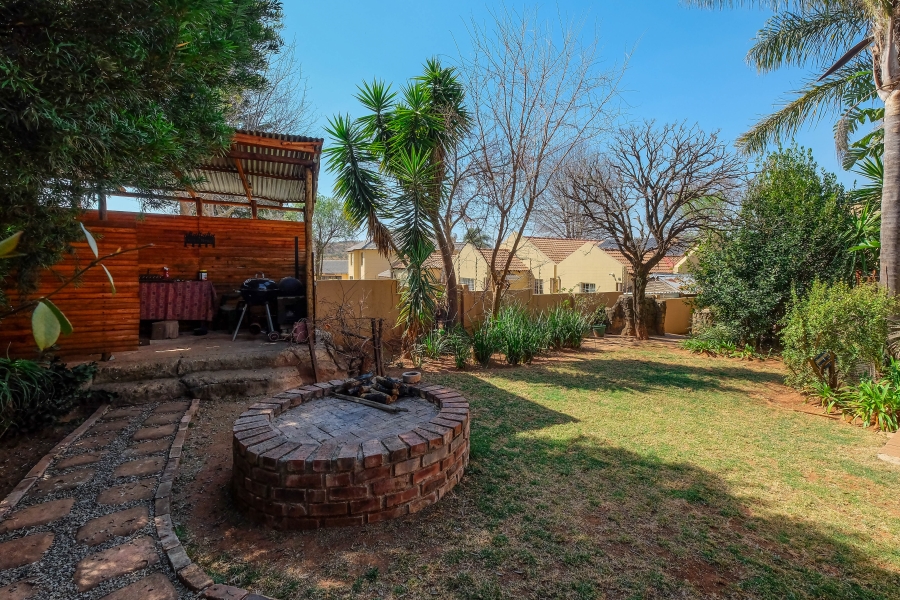 4 Bedroom Property for Sale in Rangeview Gauteng