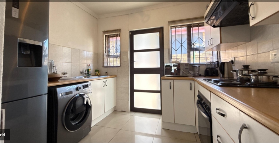 2 Bedroom Property for Sale in Roseacre Gauteng