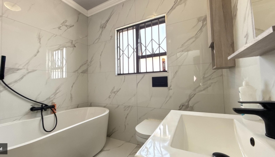 2 Bedroom Property for Sale in Roseacre Gauteng