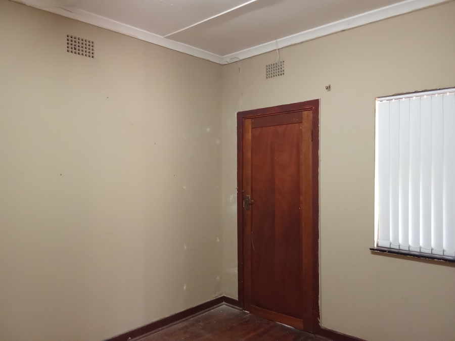 6 Bedroom Property for Sale in Three Rivers Gauteng