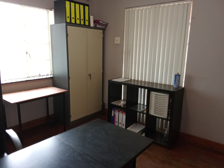 6 Bedroom Property for Sale in Three Rivers Gauteng
