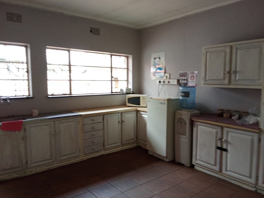 6 Bedroom Property for Sale in Three Rivers Gauteng
