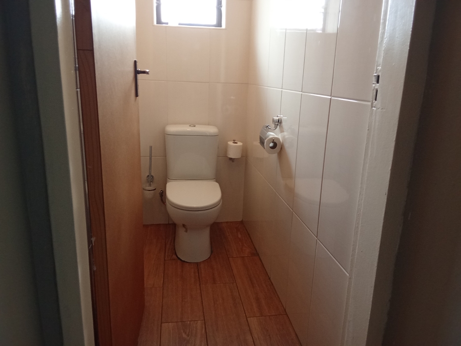 6 Bedroom Property for Sale in Three Rivers Gauteng