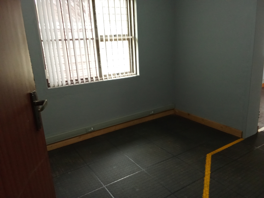 6 Bedroom Property for Sale in Three Rivers Gauteng