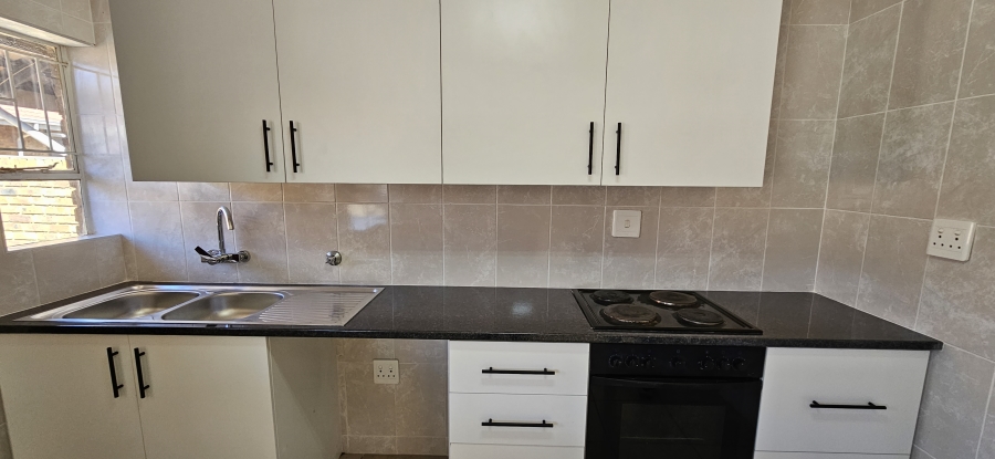 2 Bedroom Property for Sale in New Redruth Gauteng