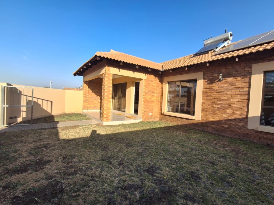 3 Bedroom Property for Sale in Helderwyk Gauteng