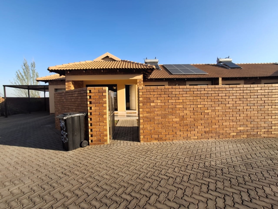 3 Bedroom Property for Sale in Helderwyk Gauteng